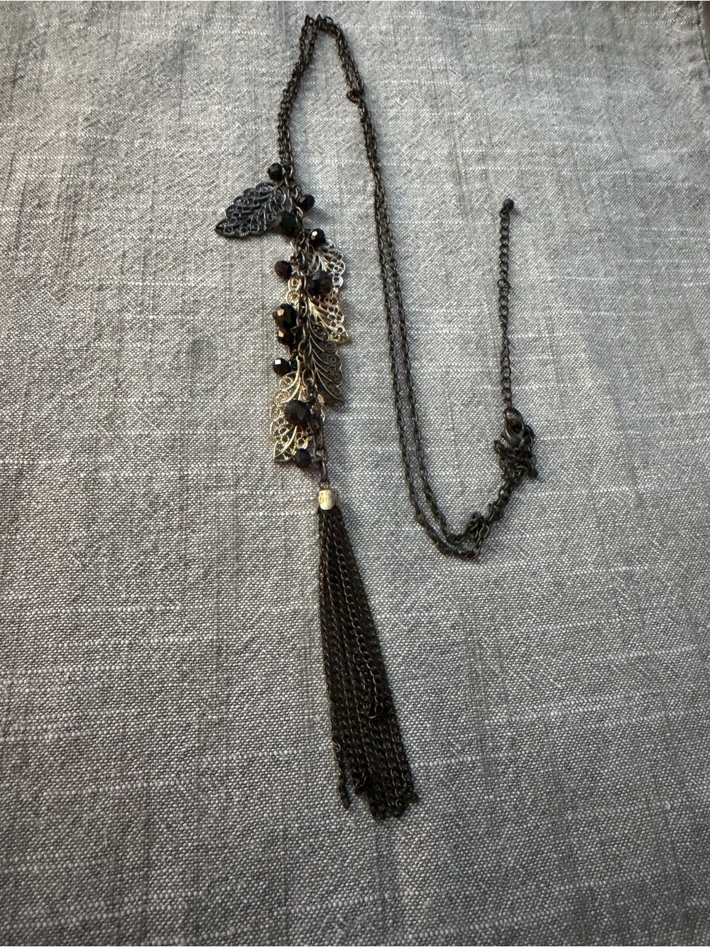 Delicate Black Leaf Tassel Pendant Necklace - Women Jewelry